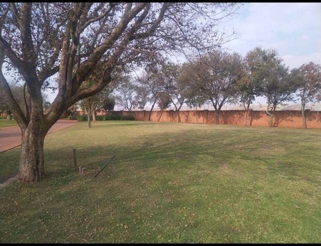 811M² VACANT LAND FOR SALE IN ELANDSFONTEIN SH